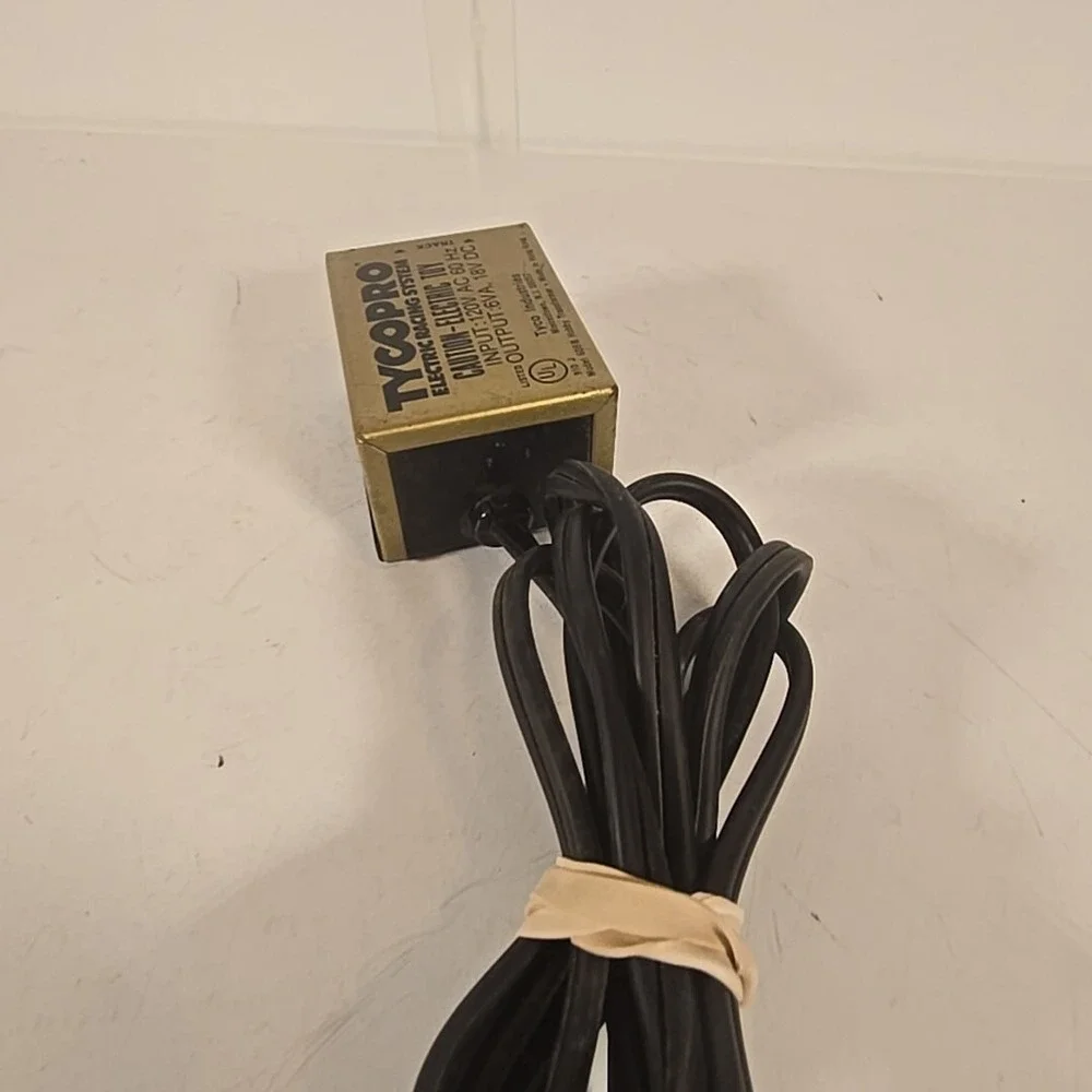 Tyco Pro Electric Racing System‎ Transformer Model 608B 18VDC 6VA Power Pack